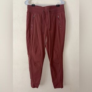 Athleta Trekkie North Jogger Rust Color Size 4 Athletic Hiking, Travel, Outdoor